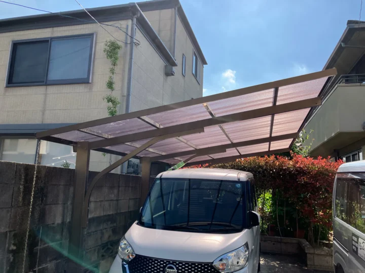 劣化したカーポート屋根／佐賀市M様邸　波板交換工事