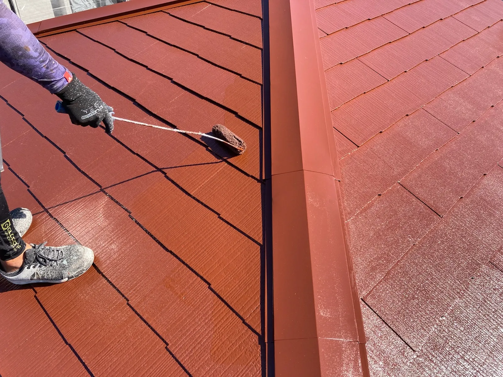 佐賀市　外壁塗装　屋根塗装　サニー建設商事　塗るばい　鍋島町　八戸　10月14日　屋根　上塗り