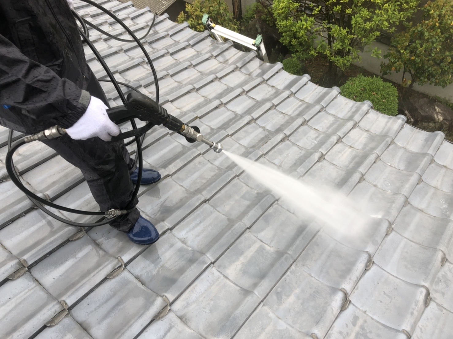 屋根塗装　佐賀　瓦屋根　高圧洗浄