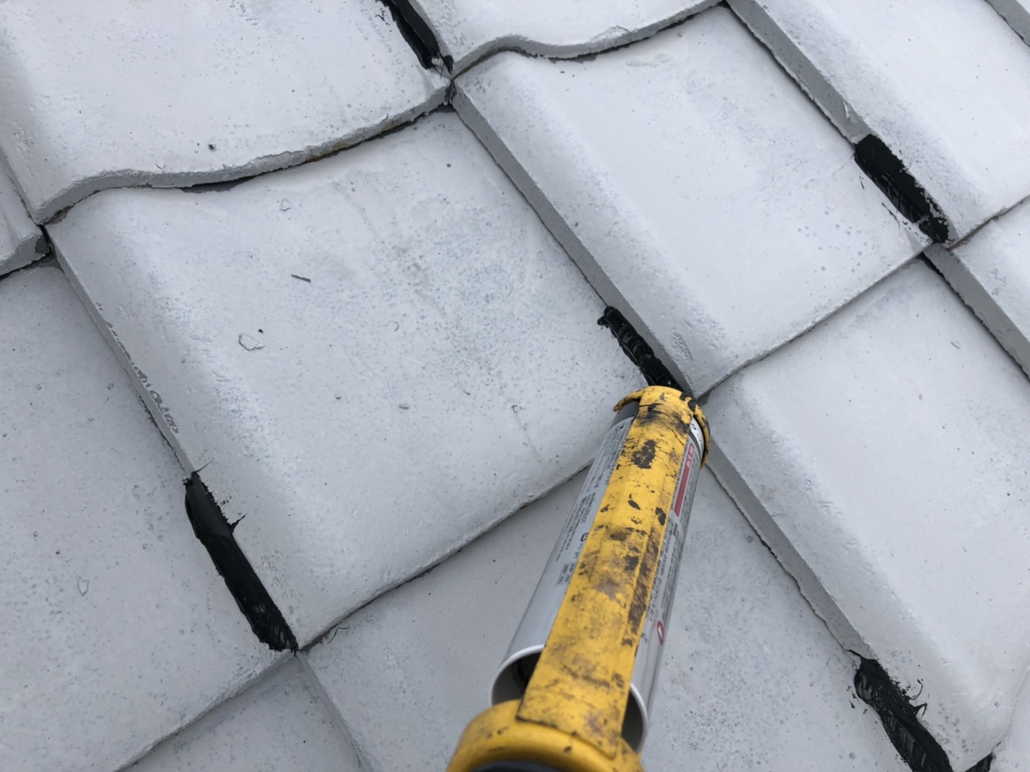 屋根塗装　佐賀　瓦屋根　コーキング　プライマー
