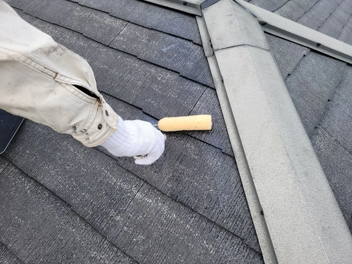 佐賀市　佐賀　佐賀県　外壁塗装　塗るばい　サニー建設商事　塗るばい　屋根　スレート屋根　スレート瓦　下塗り