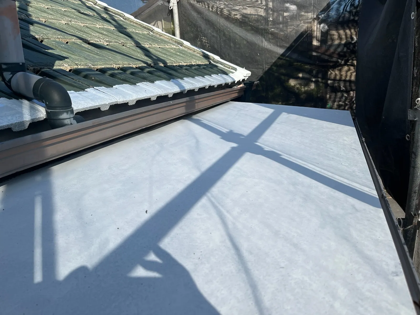 佐賀市　外壁塗装　屋根塗装　サニー建設商事　塗るばい　小城市　小城町　2022年11月18日　庇　錆止め塗装