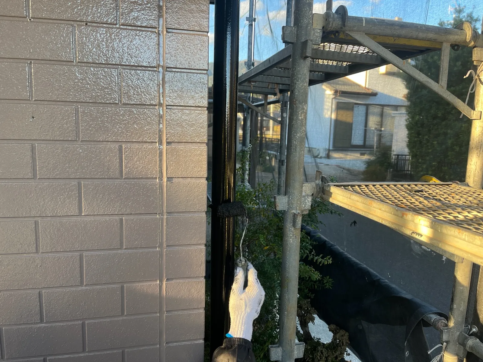 佐賀市　外壁塗装　屋根塗装　サニー建設商事　塗るばい　小城市　小城町　2022年12月2日　雨樋　2回目塗装