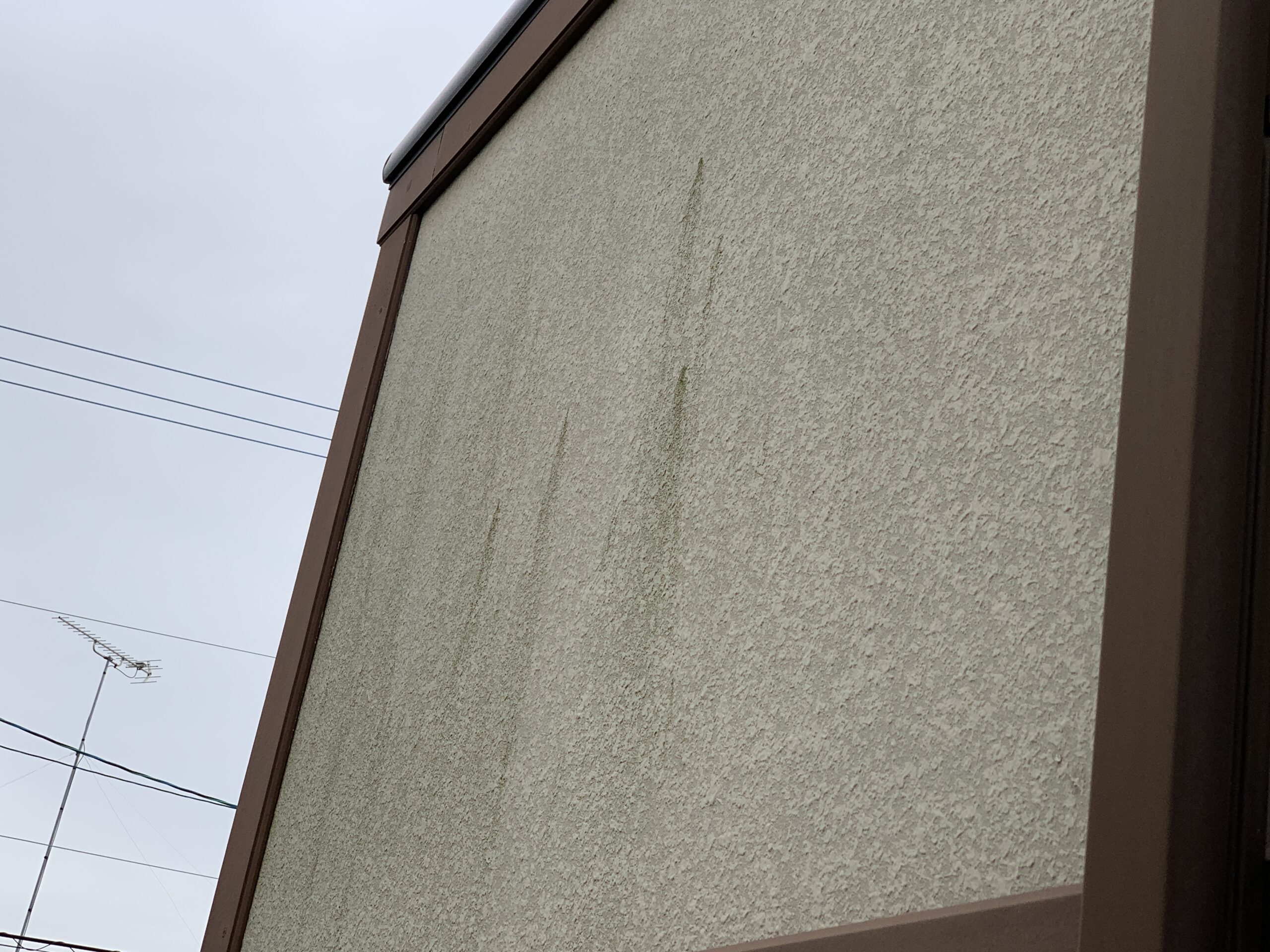 佐賀市　外壁塗装　さにけん　サニケン　塗るばい　サニー建設商事　モルタル　モルタル壁　雨垂れ