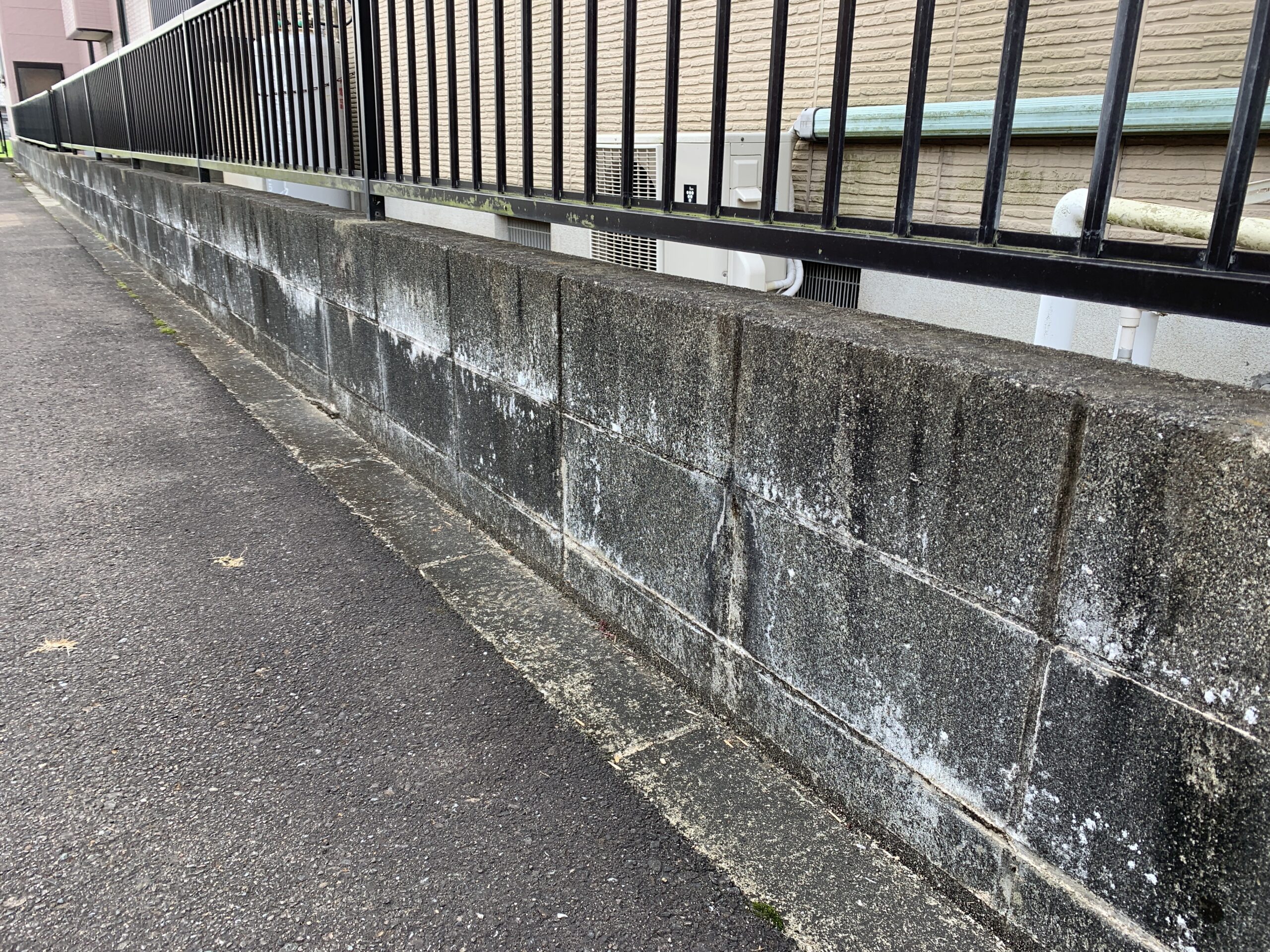 佐賀市　外壁塗装　さにけん　サニケン　塗るばい　サニー建設商事　施工事例　ビフォー　塀