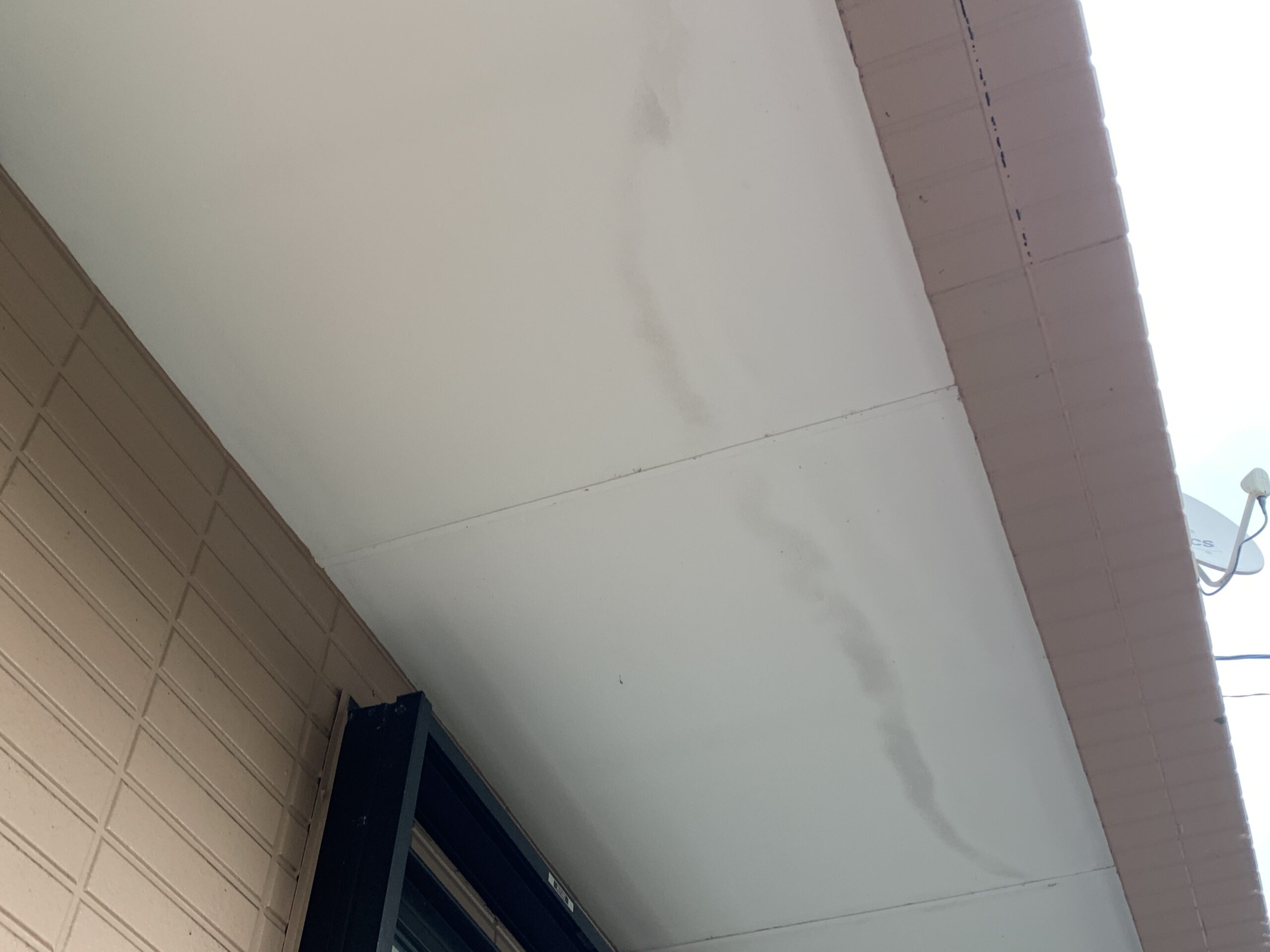 佐賀市　外壁塗装　さにけん　サニケン　塗るばい　サニー建設商事　施工事例　ビフォーアフター　軒天　軒下天井