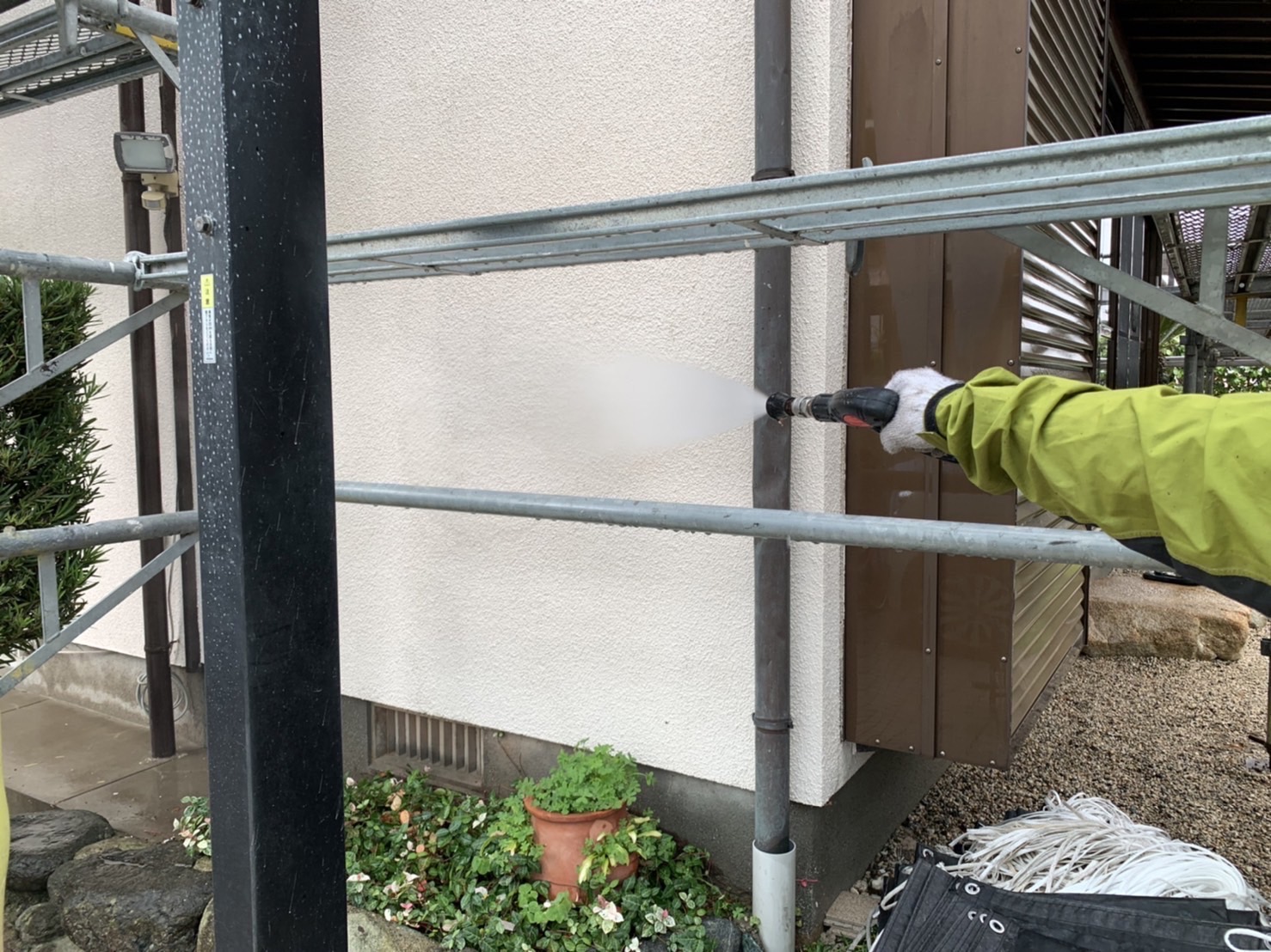佐賀市　外壁塗装　さにけん　サニケン　塗るばい　サニー建設商事　施工事例　外壁　下地処理　高圧洗浄
