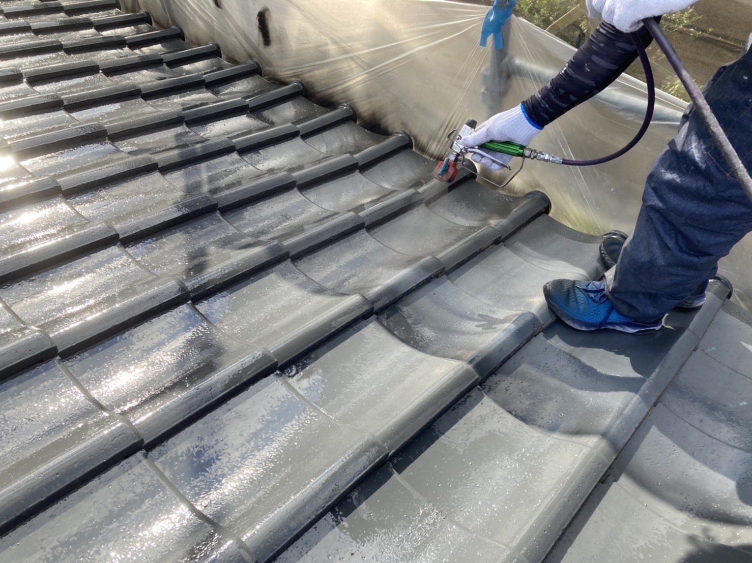 佐賀市　外壁塗装　さにけん　サニケン　塗るばい　サニー建設商事　屋根塗装　屋根　瓦屋根　塗装　上塗り
