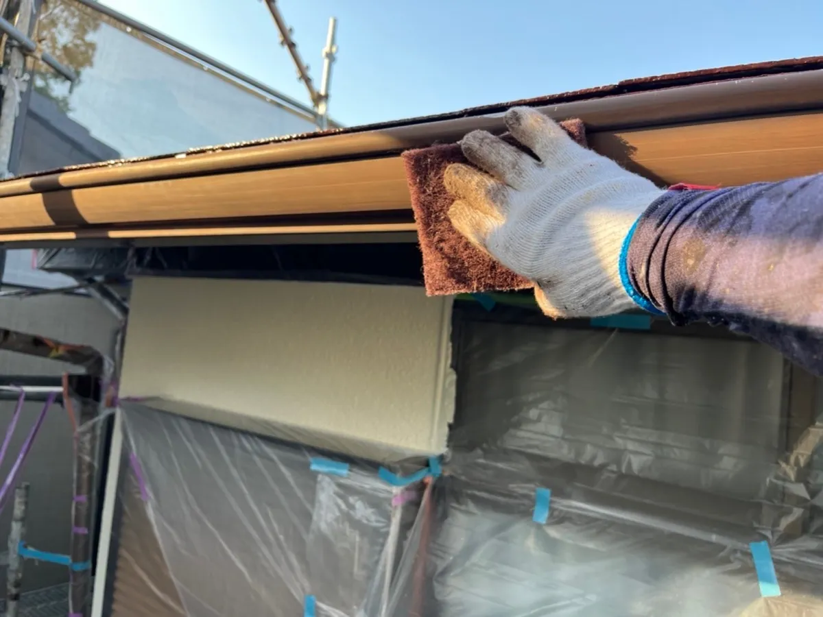 佐賀市　外壁塗装　屋根塗装　サニー建設商事　塗るばい　鍋島町　八戸　10月14日　雨樋　ケレン