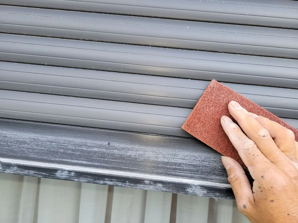佐賀市　佐賀　佐賀県　外壁塗装　塗るばい　サニー建設商事　塗るばい　雨戸　ケレン