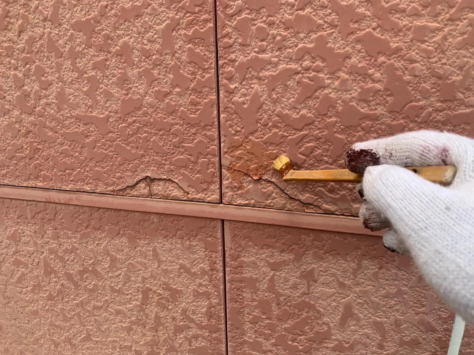 佐賀市　佐賀　佐賀県　外壁塗装　塗るばい　サニー建設商事　川副　6月23日　外壁　クラック補修