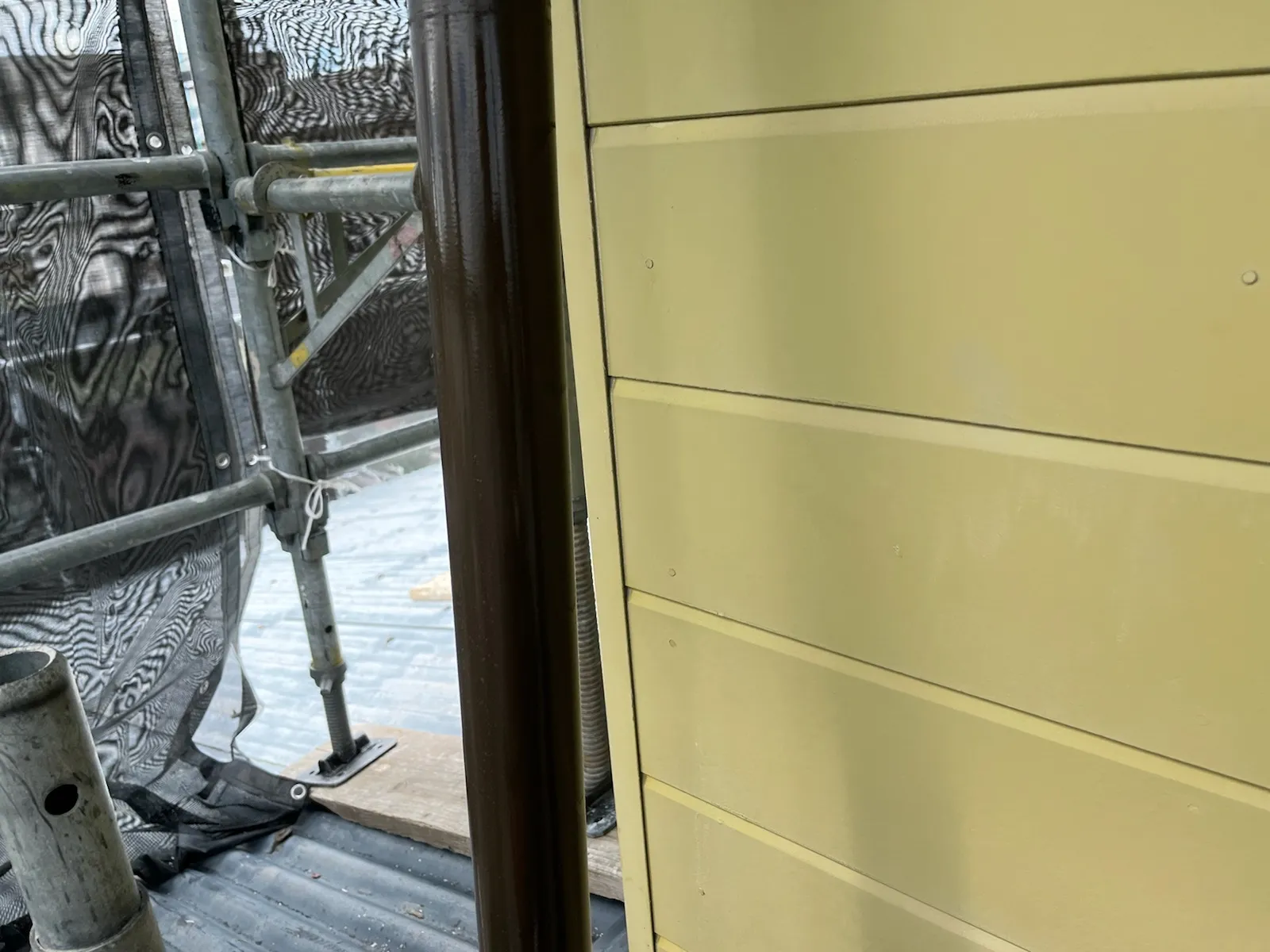 佐賀市　外壁塗装　屋根塗装　塗るばい　サニー建設商事　木原　2022年9月28日　雨樋　2回目塗装